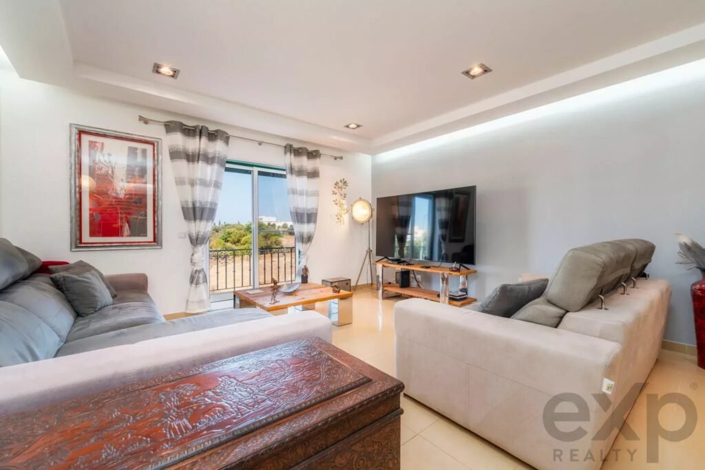 Apartamento T4 com Terraço de 168 m² – Olhão (junto ao Ria Shopping)