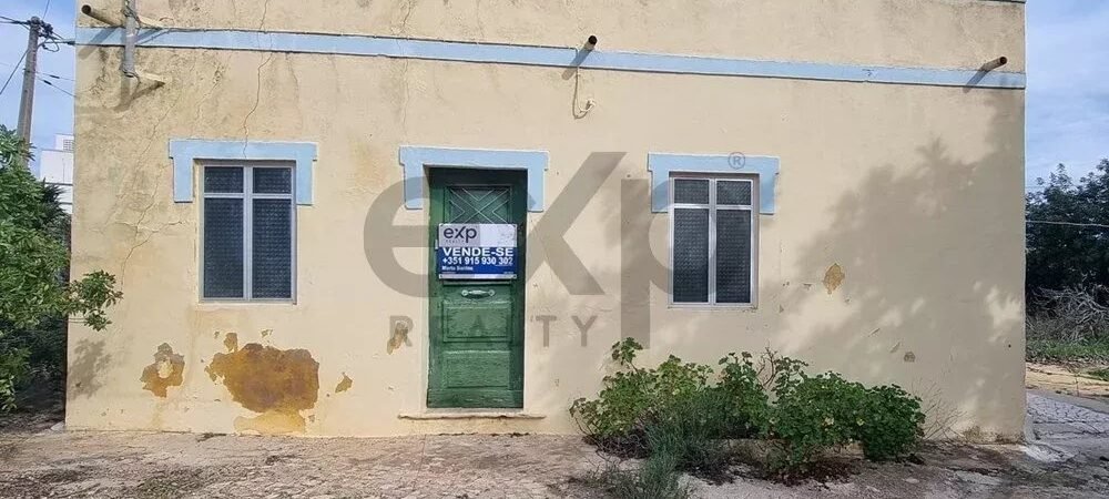 Moradia para remodelar em Peares de Quelfes, Olhão – Exclusivo!