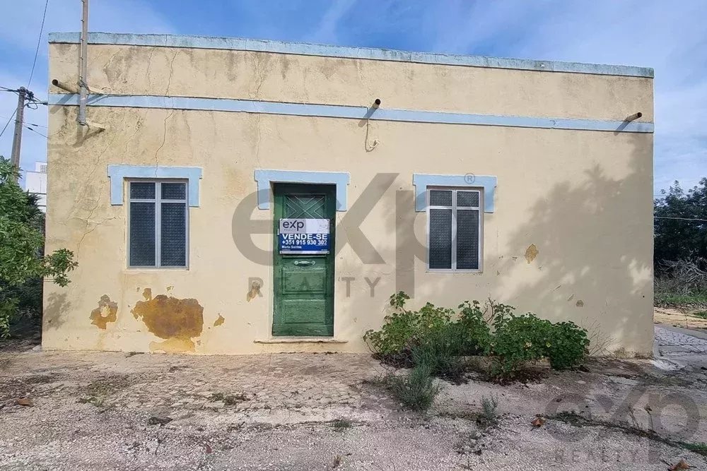 Moradia para remodelar em Peares de Quelfes, Olhão – Exclusivo!